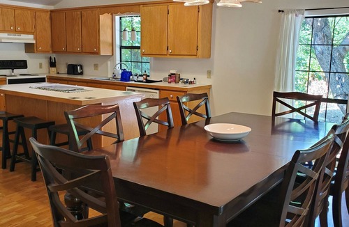 Celina House | 1/4 mile from Holly Creek Marina-2700 sq ft split level cottage Walkout basement
