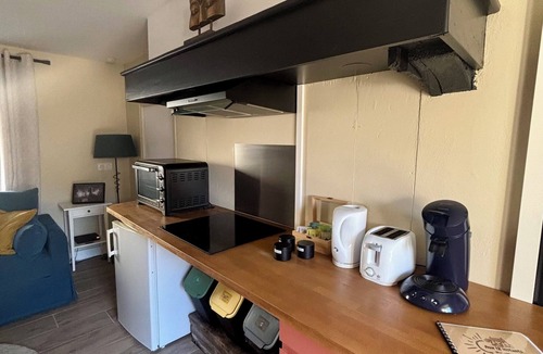 Ledergues Apartment | 1/4-person gîte with swimming pool, pétanque and music room (Aveyron)