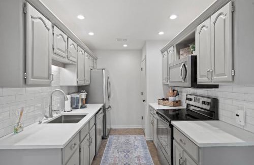 Columbia House | 1 5 Miles to Mizzou ~ Spacious & Updated Home~