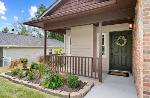 Columbia House | 1 5 Miles to Mizzou ~ Spacious & Updated Home~
