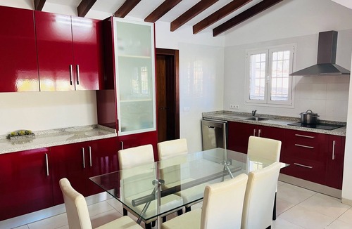 Pinar del Advocat Ski Chalet | 1.5km from L'Ampolla Beach and town | Comfortable | 3 double bedrooms |