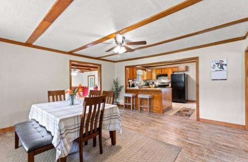 Clay City House | 1 600 Acres Pool Pond Hidden Treasure RRG