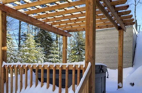 Saint Come Ski Chalet | 1.7km from Val St-Côme ski resort -