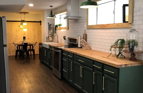 Augusta House | 1.9 Mile Walk to the Augusta National Clubhouse! Snazzy Basement Apartment!