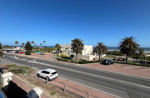 Semaphore House | 1 95 Esplanade, Semaphore
