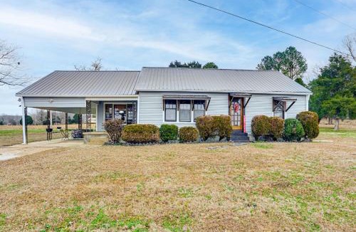 Como House | 1-Acre Countryside Home in Gleason: Pets Welcome!