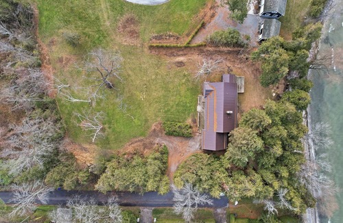 Beaverton House | 1-acre private waterfront cottage on Lake Simcoe featuring 150' of sandy beach