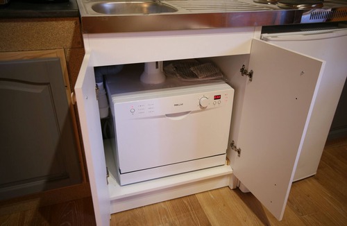 Camaret-sur-Aigues Ski Chalet | 1 Apartment type chalet. Fully equipped, air conditioned with pool. Private