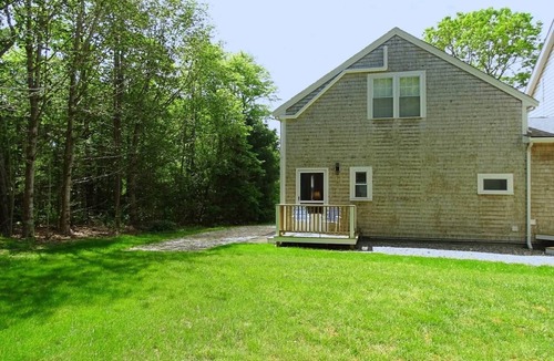 Mashpee Apartment | 1-bd Sandwich apartment in duplex w/AC,WiFi,Porch