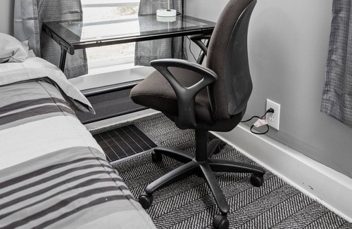 New Castle Apartment | 1 Bdr Apt in New Castle Perfect for Gen Con!