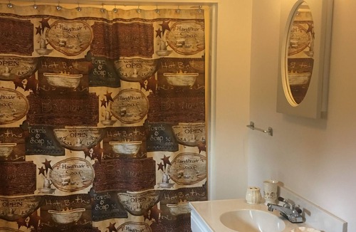 Weston Apartment | 1 BDR Apt., Pond, 1000 Mbps WIFI, House Generator