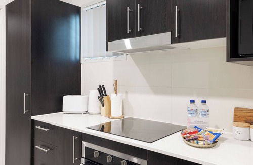 Rocklea Apartment | 1 Bdr Apt w/AC & Kitchen | Parking | 335AF1