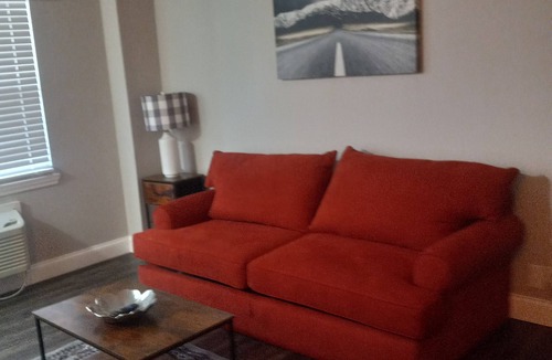 Lupton City Apartment | 1-BDR with kitchen in great location