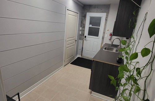 Gatineau House | 1-bdrm basement unit (full bathroom/shared laundry)
