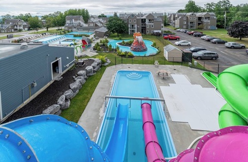 Beaupre Condo | 1 Bdrm Condo Aqua Park & ​Pool - Arcade, FP