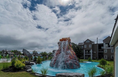 Beaupre Condo | 1 Bdrm Condo Aqua Park & ​Pool - Arcade, FP