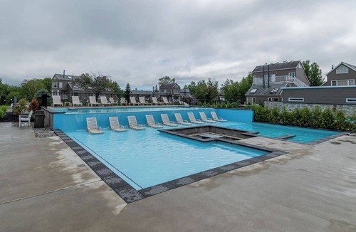 Beaupre Condo | 1 Bdrm Condo Aqua Park & ​Pool - Arcade, FP
