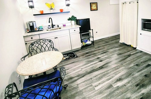 Nashville House | 1 bdrm Modern Oasis near everything.