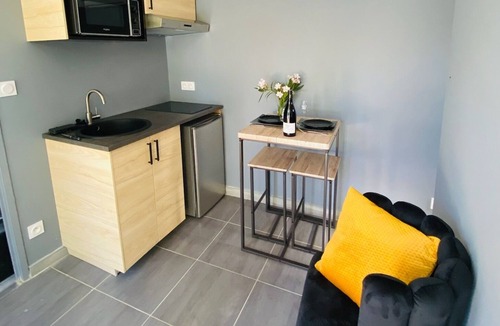 Saint-Bauzille-de-la-Sylve Apartment | 1 Bedroom Apartment in Saint-Bauzille-de-la-Sylve