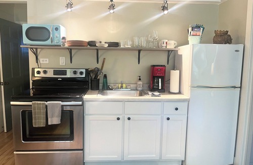 Union Pier House | 1 bed/1 bath, 1.5 blocks to beach/town, dog friendly