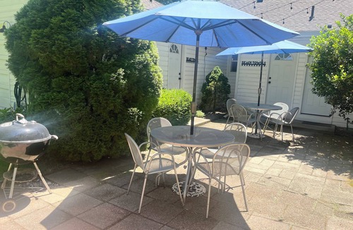 Union Pier House | 1 bed/1 bath, 1.5 blocks to beach/town, dog friendly