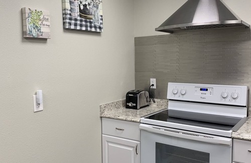 Hemphill Apartment | 1 bed/1 bath apartment downtown Hemphill Side A