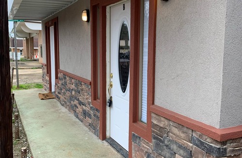 Hemphill Apartment | 1 bed/1 bath apartment downtown Hemphill Side A