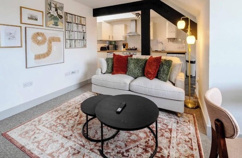 Rushmoor District Apartment | 1 Bed 1 Bath Apt, Contractors & Families, Parking