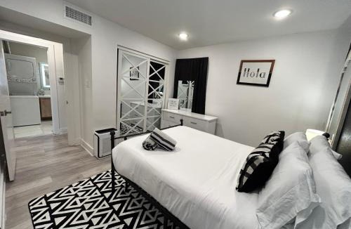 Peak's Suburban Addition Apartment | 1 Bed 1 Bath BrandNew-Near Downtown&Baylor Medical