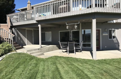 Wenatchee House | 1 Bed, 1 Bath, Private Kitchen, Private Laundry Apartment (Views)