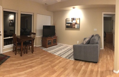 Wenatchee House | 1 Bed, 1 Bath, Private Kitchen, Private Laundry Apartment (Views)