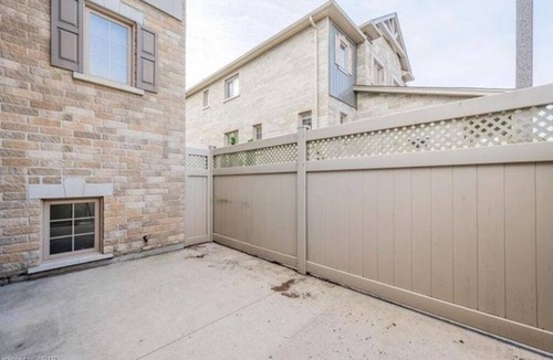 Highland West House | 1 bed 1 bath Townhome