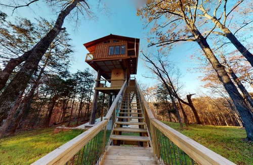 Jackson House | 1 bed 1 bath Treehouse called the Firetower