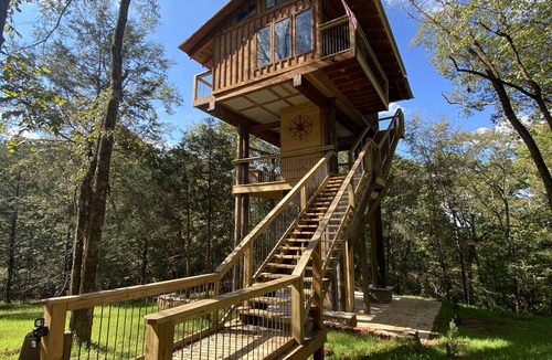 Jackson House | 1 bed 1 bath Treehouse called the Firetower