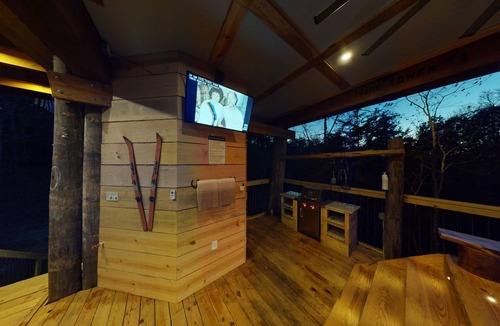 Jackson House | 1 bed 1 bath Treehouse called the Firetower