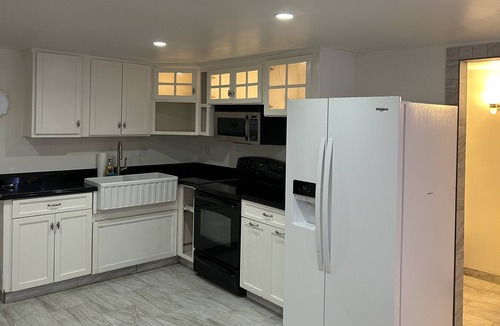 Peoria House | 1 BED 1 BATH