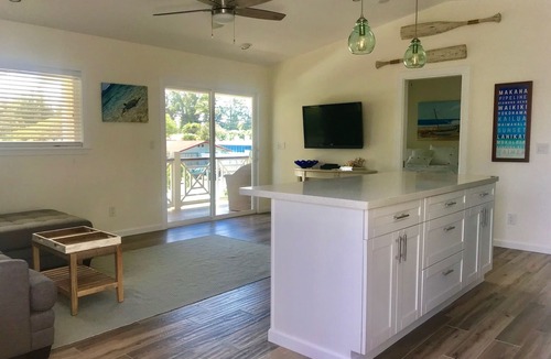 Waialee House | 1-Bed, 1-Bath - Walk to Beach.