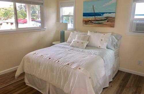 Waialee House | 1-Bed, 1-Bath - Walk to Beach.