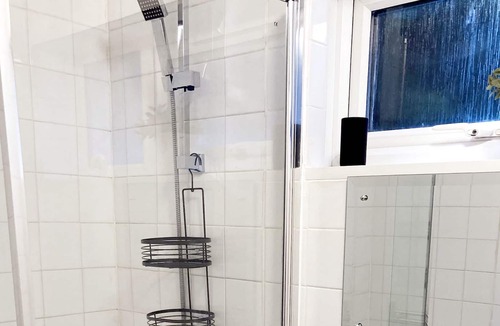 Stevenage Apartment | 1 BED 1234