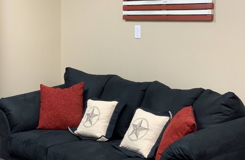 Hemphill Apartment | 1 bed/1bath Apartment in Downtown Hemphill