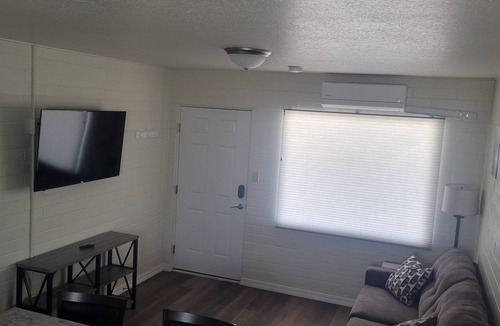 Rawlins Apartment | 1 bed .75 bath Apartment B