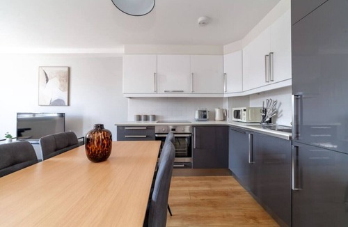 Collier's Wood Apartment | 1 Bed Apartment in Wimbledon
