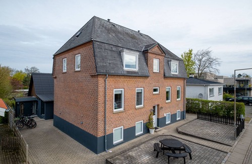 Aalborg Apartment | 1 Bed Apartment Sleeps 2 with Parking, WiFi, Tv