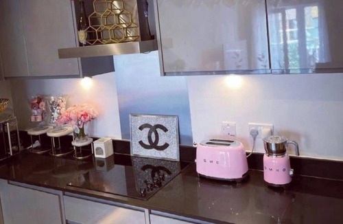 Dartford Apartment | 1 Bed Apartment Sleeps 2 - Free Parking -