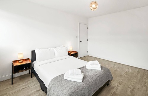 Uxbridge South House | 1 Bed Apt | Business|Uxbridge