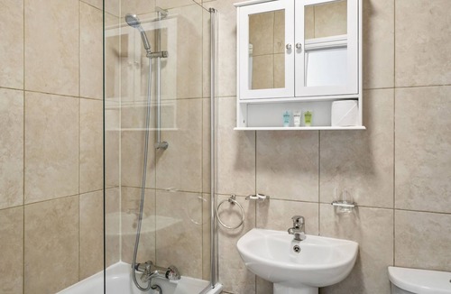 Uxbridge South House | 1 Bed Apt | Business|Uxbridge