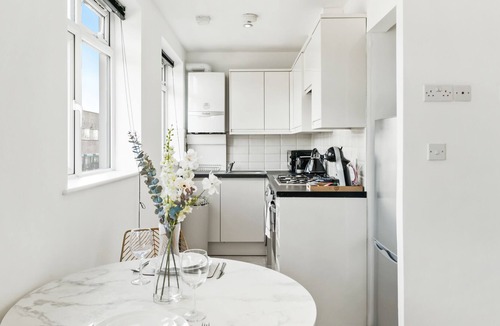 Uxbridge South House | 1 Bed Apt | Business|Uxbridge