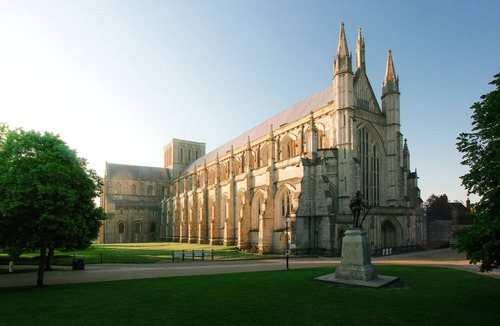 Winchester Apartment | 1 bed Boscobel Apartments free parking