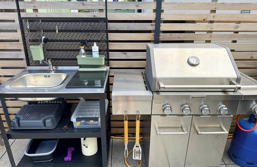 South Hayling Cabin | 1 Bed Cabin - Sleeps 2 - Pets - Garden - Parking