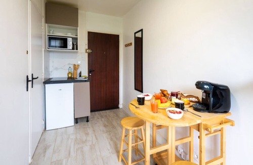 Evreux Apartment | 1-bed essentials